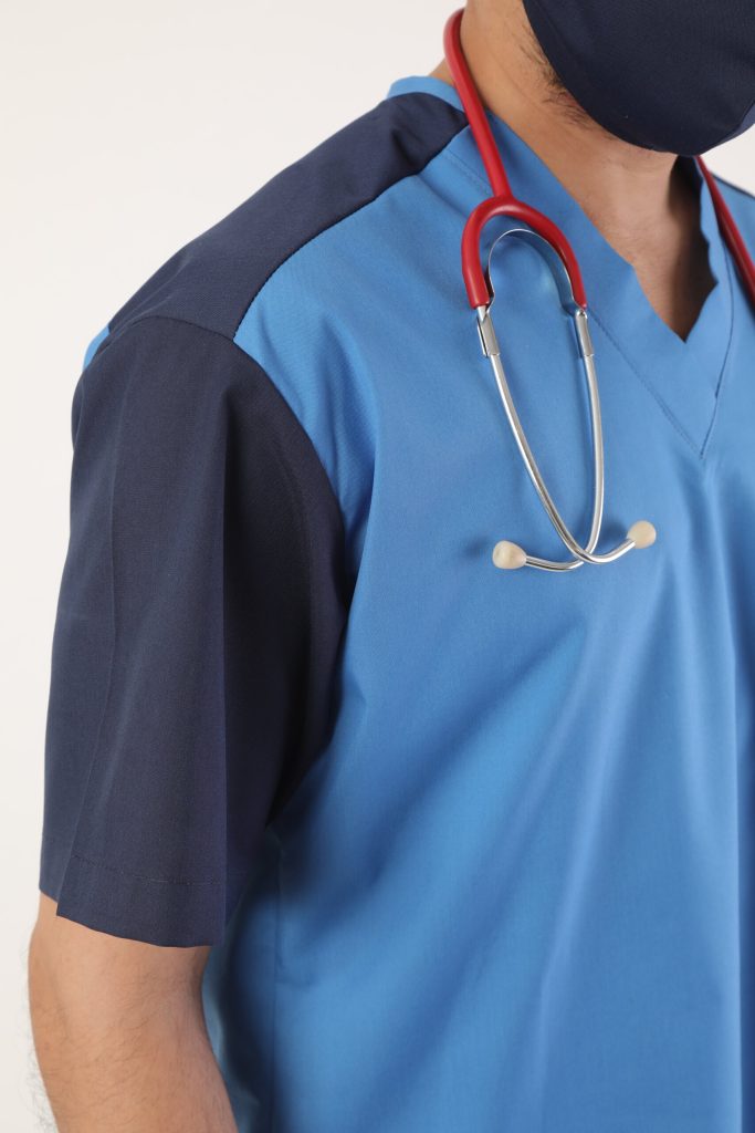 اسکراب پزشکی و لباس پزشکی