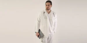 اسکراب سفید ، روپوش پزشکی شیک و حرفه‌ای